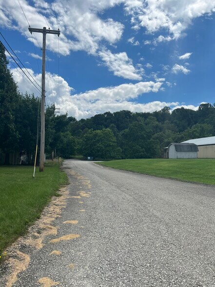 Woodward Drive Extension, Greensburg, PA à vendre - Photo du bâtiment - Image 2 de 4