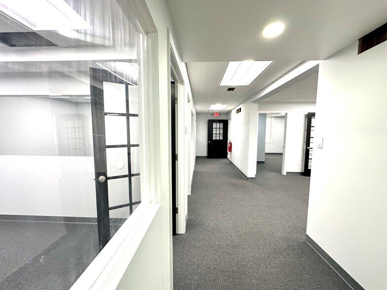 7725 Broadway, Merrillville, IN à louer - Photo intérieure - Image 2 de 12