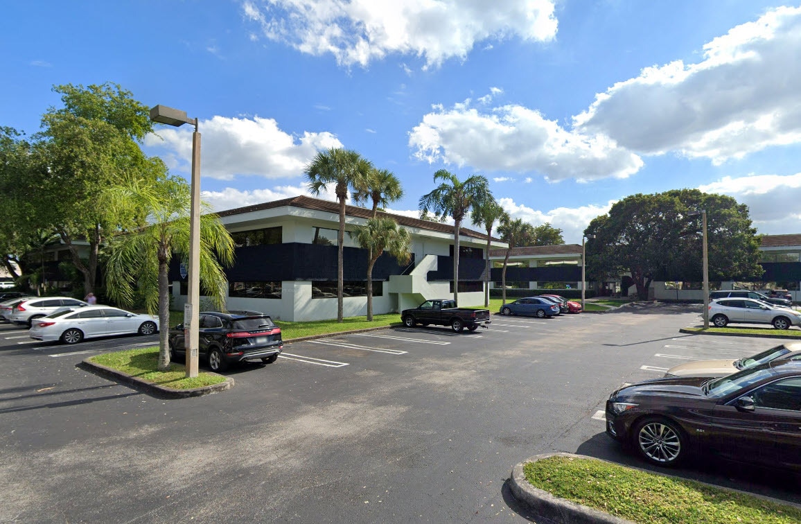 9010 SW 137th Ave, Miami, FL à louer Photo du bâtiment- Image 1 de 9