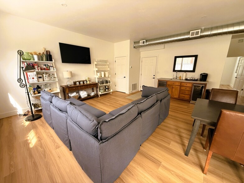 8491 WI-42, Fish Creek, WI for sale - Interior Photo - Image 3 of 24
