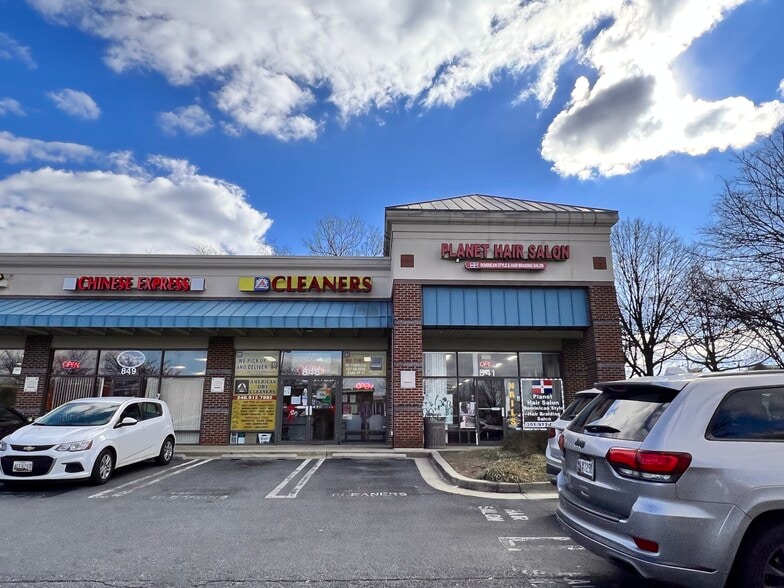 841-861 Russell Ave, Gaithersburg, MD à louer - Photo du bâtiment - Image 2 de 5