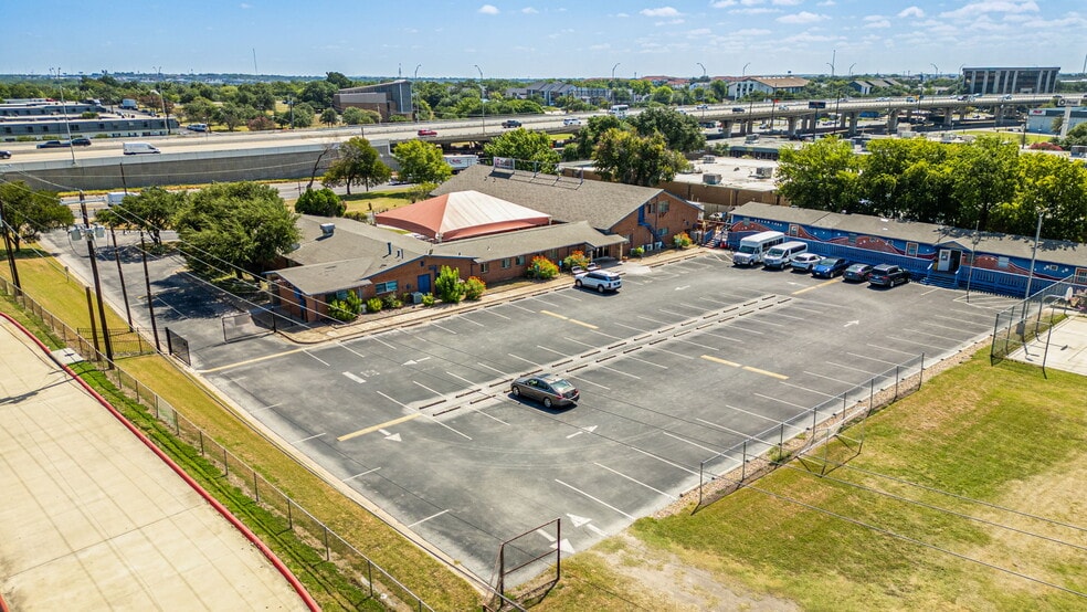 301 W Anderson Ln, Austin, TX for sale - Building Photo - Image 2 of 15