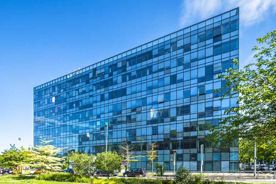 13 Boulevard Du Mont D'Est, Noisy-le-Grand for lease - Primary Photo - Image 1 of 2