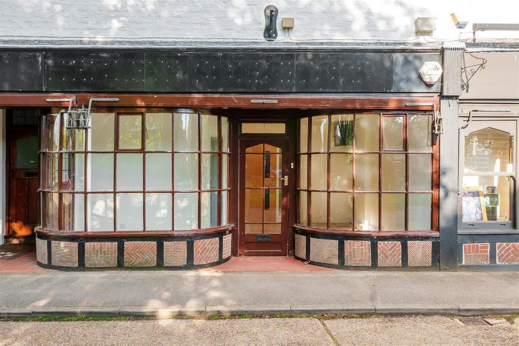 6 Bishopsmead Parade, East Horsley for lease Building Photo- Image 1 of 9