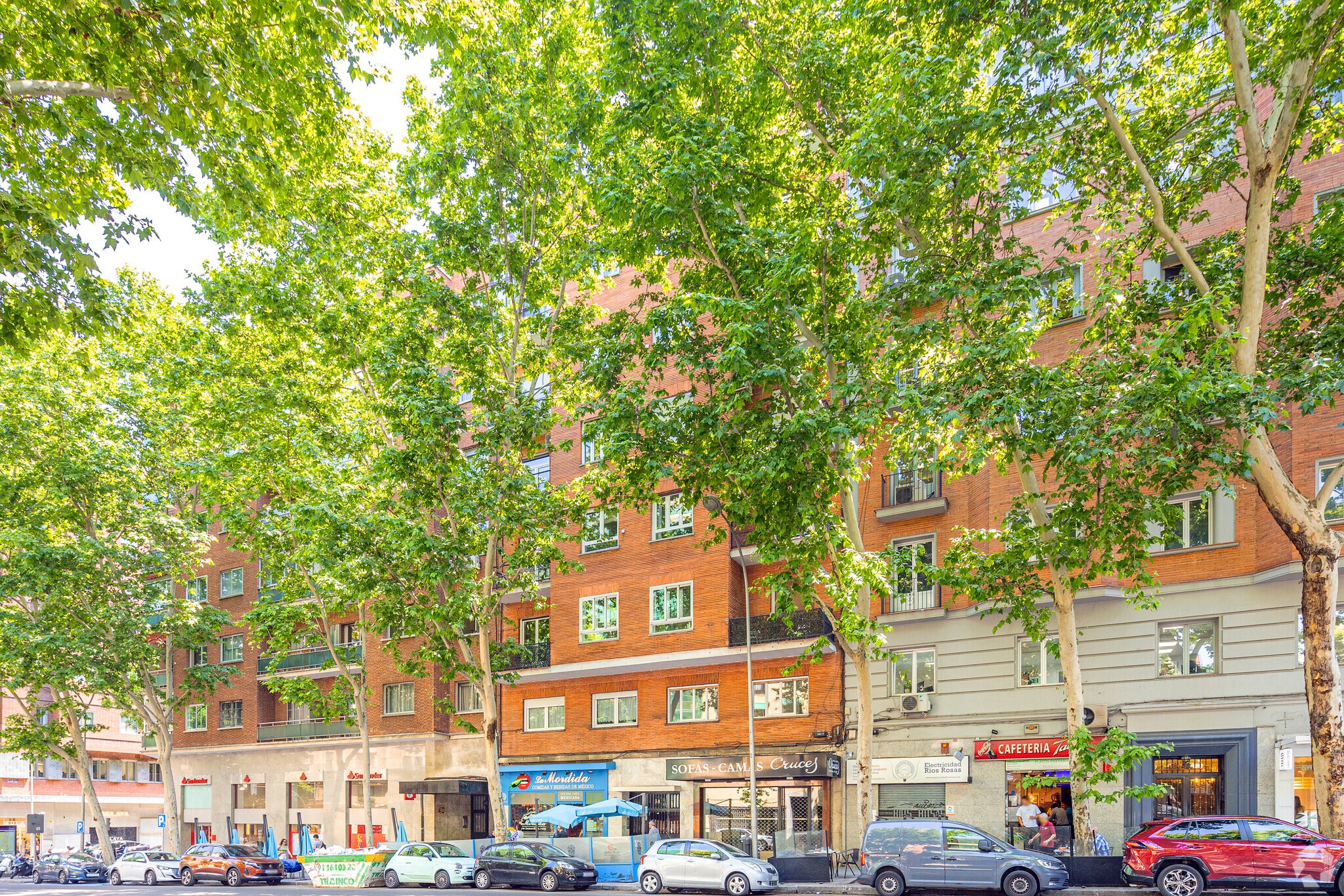 Calle de Ríos Rosas, 38, Madrid, Madrid for lease Primary Photo- Image 1 of 4