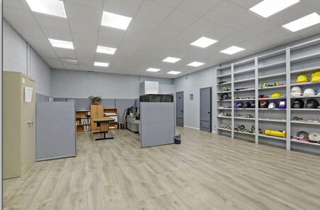 3720 Hawthorne Ct, Waukegan, IL for sale - Interior Photo - Image 3 of 26