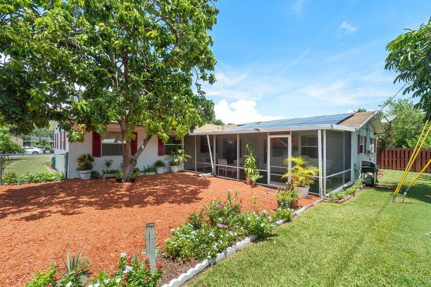 2211 SE 3rd St, Boynton Beach, FL à vendre - Photo du bâtiment - Image 2 de 14