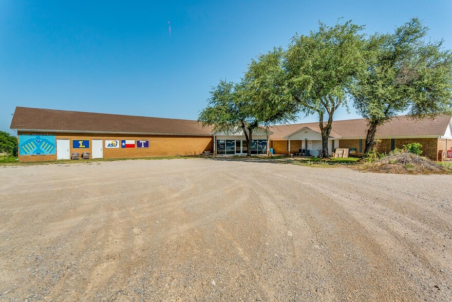 220 W Lipan Dr, Lipan, TX à vendre - Photo du b timent - Image 1 de 29