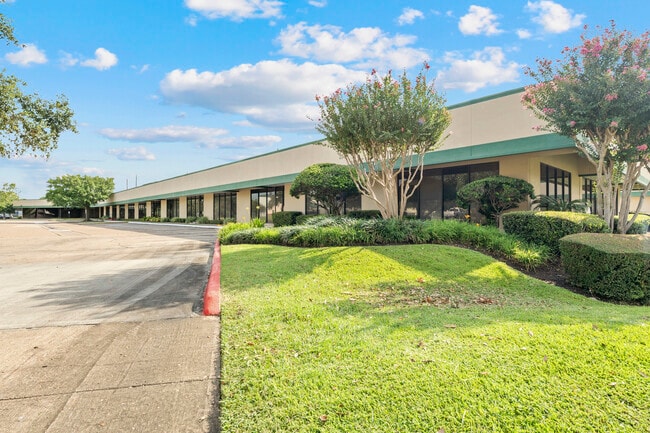More details for 11200-11248 Wilcrest Green Dr, Houston, TX - Flex for Lease