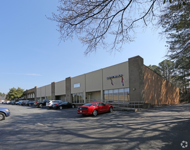 2080 Peachtree Industrial Ct, Atlanta, GA for lease - Primary Photo - Image 1 of 4