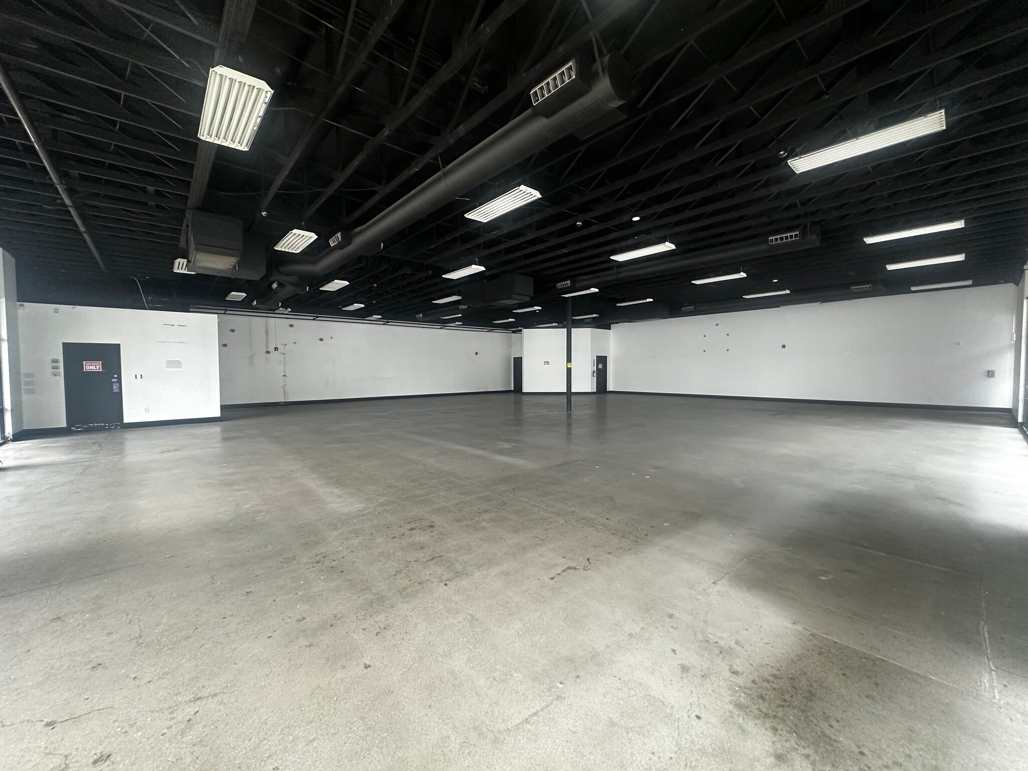 2061-2085 S Garey Ave, Pomona, CA for lease Interior Photo- Image 1 of 1