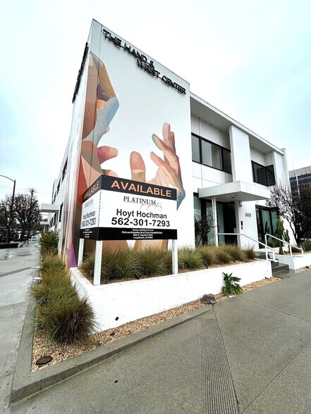 3633 N Long Beach Blvd, Long Beach, CA à louer - Photo du bâtiment - Image 2 de 14