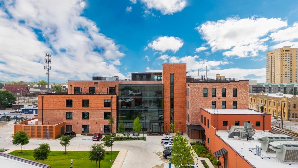 1305 E Houston St, San Antonio, TX for lease - Building Photo - Image 2 of 14