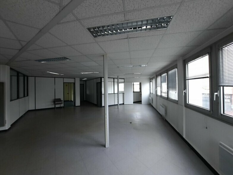 Office in Rouen for sale - Interior Photo - Image 3 of 9