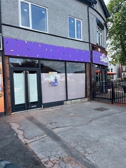 374 Harrogate Rd, Leeds for lease - Building Photo - Image 1 of 1