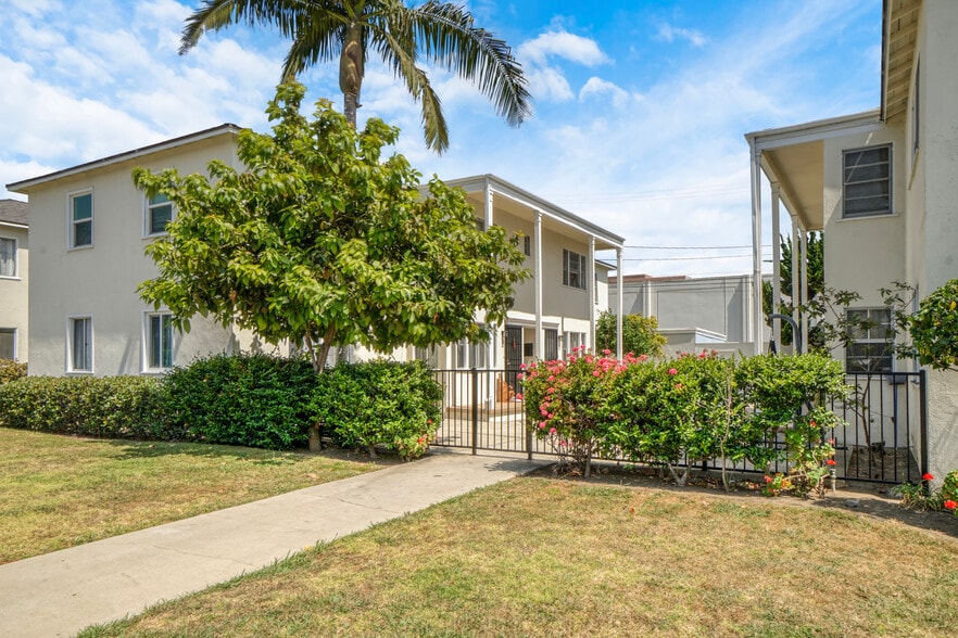 12320 Washington Pl, Los Angeles, CA for sale - Building Photo - Image 2 of 19