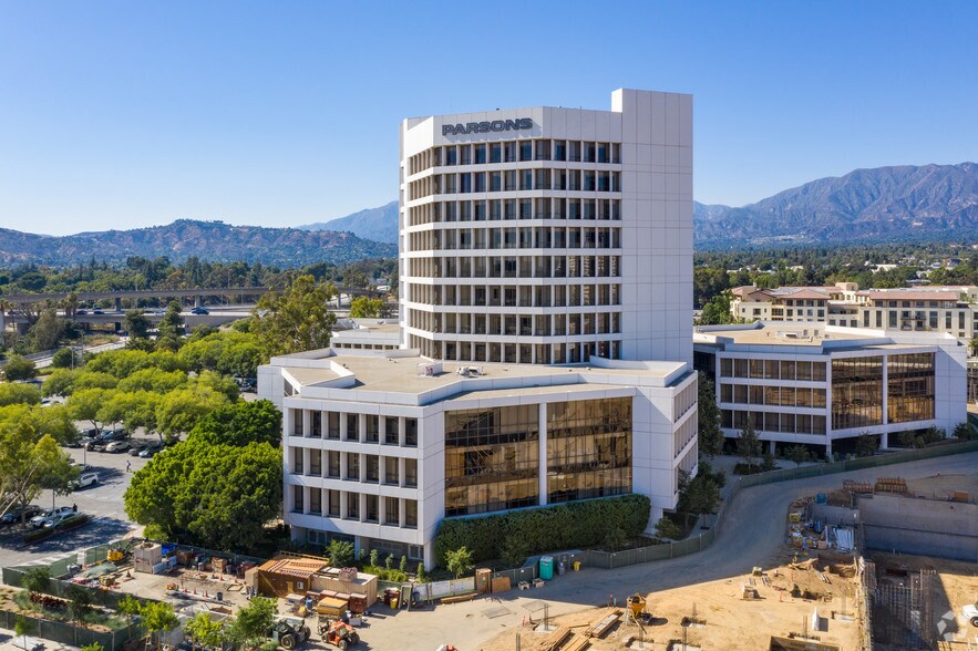 100 W Walnut St, Pasadena, CA à louer - Photo du bâtiment - Image 2 de 15