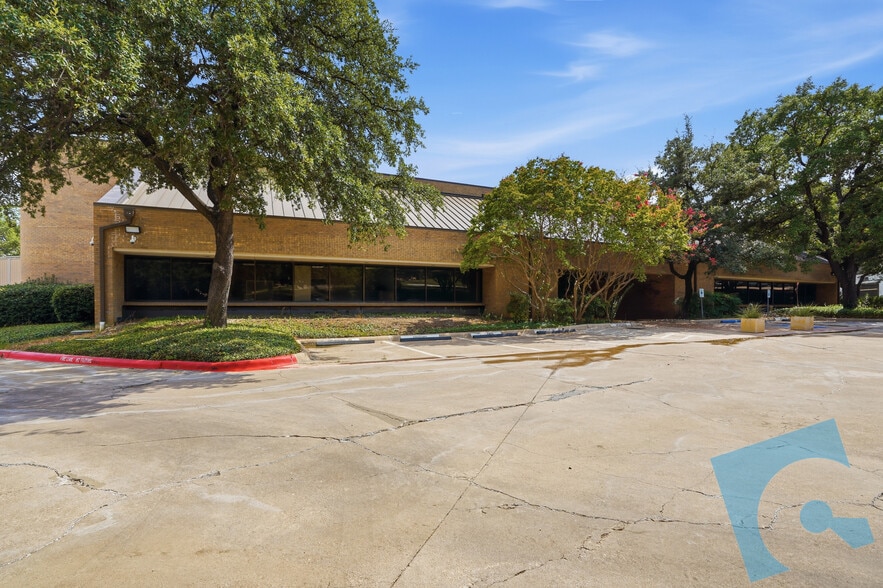 250 Decker Dr, Irving, TX for lease - Building Photo - Image 2 of 23
