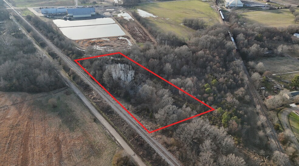 204 Rock Island Street, Brinkley, AR à vendre - Photo du bâtiment - Image 2 de 7