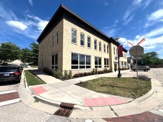 Plus de détails pour 220 N River St, East Dundee, IL - Commerce de détail à vendre