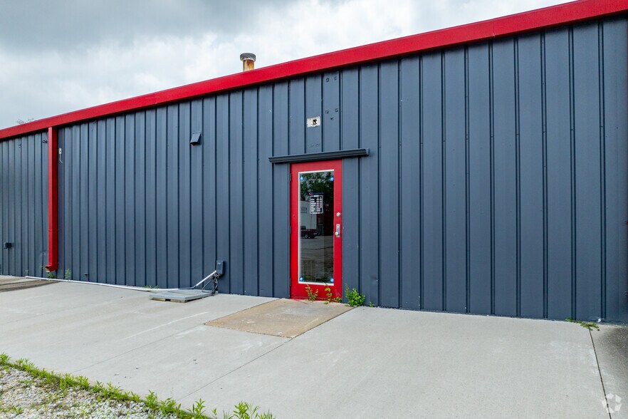 1617 NE 51st Ave, Des Moines, IA à louer - Photo du bâtiment - Image 3 de 10