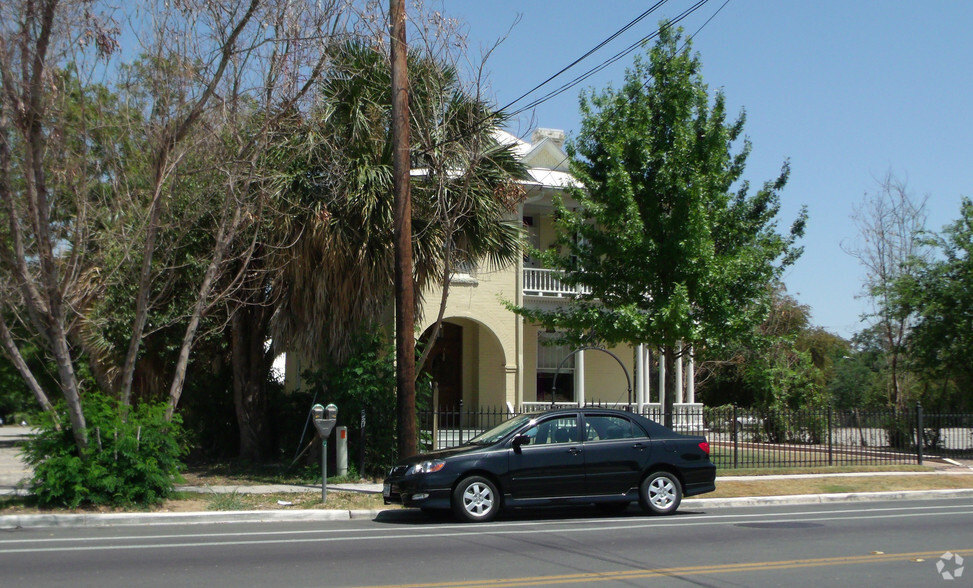 408 Dwyer Ave, San Antonio, TX à louer - Photo du bâtiment - Image 2 de 2