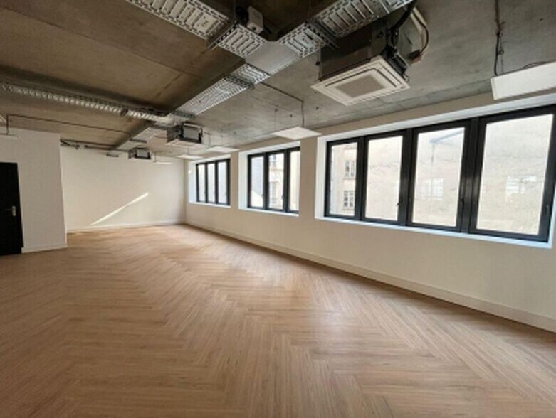 18 Rue D'Hauteville, Paris for lease - Interior Photo - Image 3 of 9
