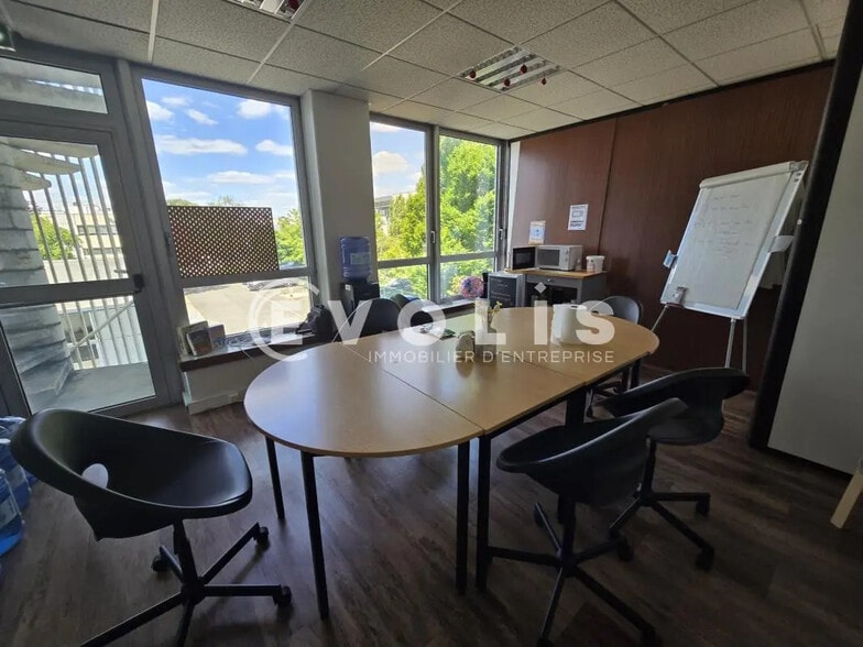 Bureau dans Les Ulis à louer - Photo intérieure - Image 3 de 8