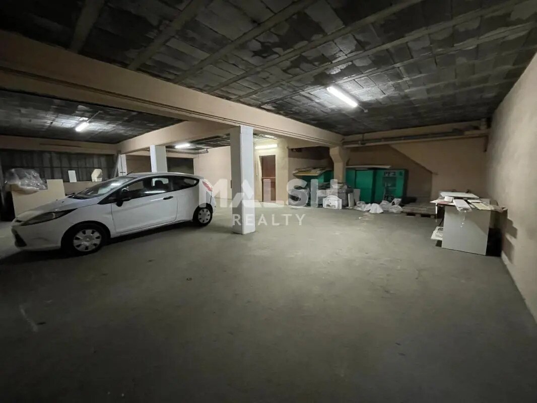 Flex dans Décines-Charpieu à louer Photo du bâtiment- Image 1 de 6