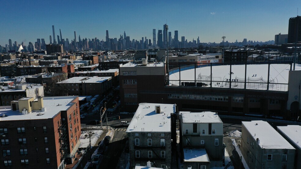 2531 Kennedy Blvd, North Bergen, NJ à vendre - Photo du bâtiment - Image 2 de 6