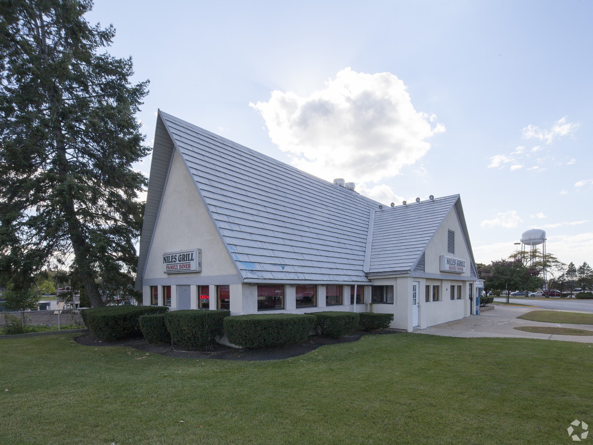 9206 N Milwaukee Ave, Niles, IL for sale Primary Photo- Image 1 of 4
