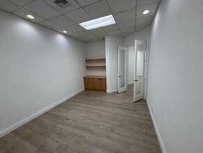 12350-12360 Wiles Rd, Coral Springs, FL for lease Interior Photo- Image 2 of 6