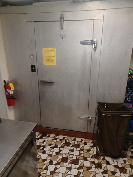 3901 Frankford Ave, Philadelphia, PA for sale - Interior Photo - Image 2 of 14