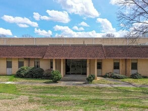 327 Lewis St, Oxford, NC for lease Interior Photo- Image 1 of 7