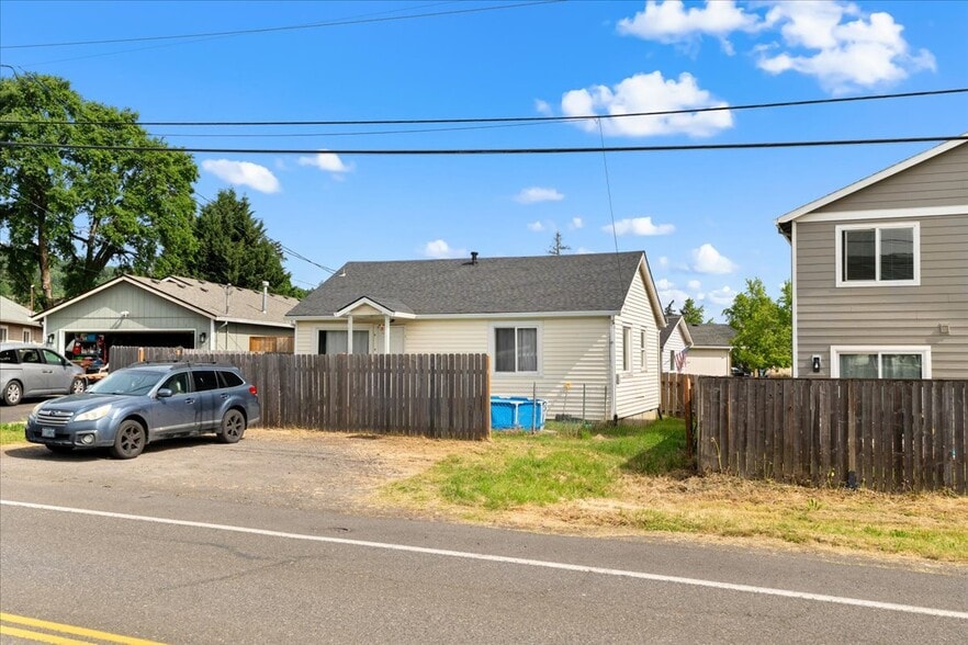 1070 Deer Island Rd, Saint Helens, OR for sale - Building Photo - Image 3 of 24