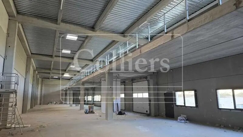 Flex in La Ciotat for lease - Interior Photo - Image 2 of 7