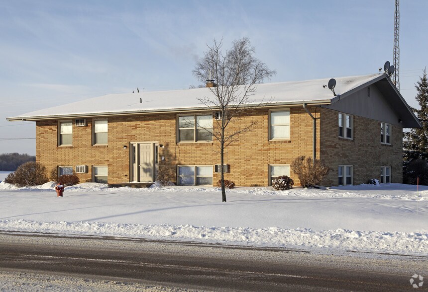 314 County Rd 8, Rockville, MN à vendre - Photo du bâtiment - Image 2 de 15