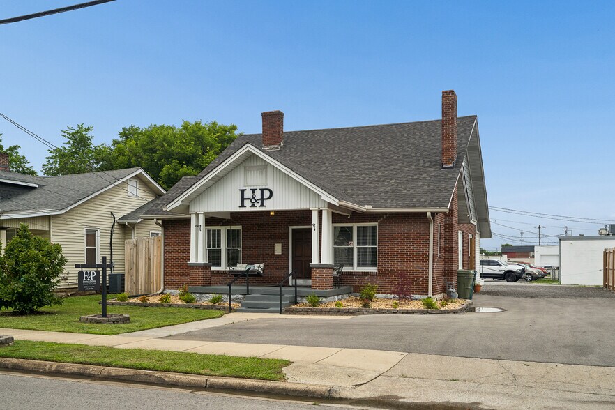 207 University Ave, Lebanon, TN à vendre - Photo du bâtiment - Image 3 de 32