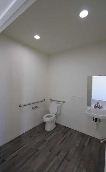 3942 Frontage rd, Bullhead City, AZ for sale - Interior Photo - Image 3 of 10