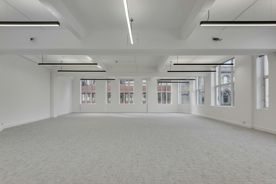 4 Lyric Sq, London for lease - Building Photo - Image 2 of 11