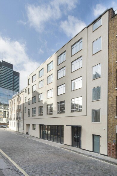 24-32 Stephenson Way, Londres à louer - Photo du bâtiment - Image 3 de 10