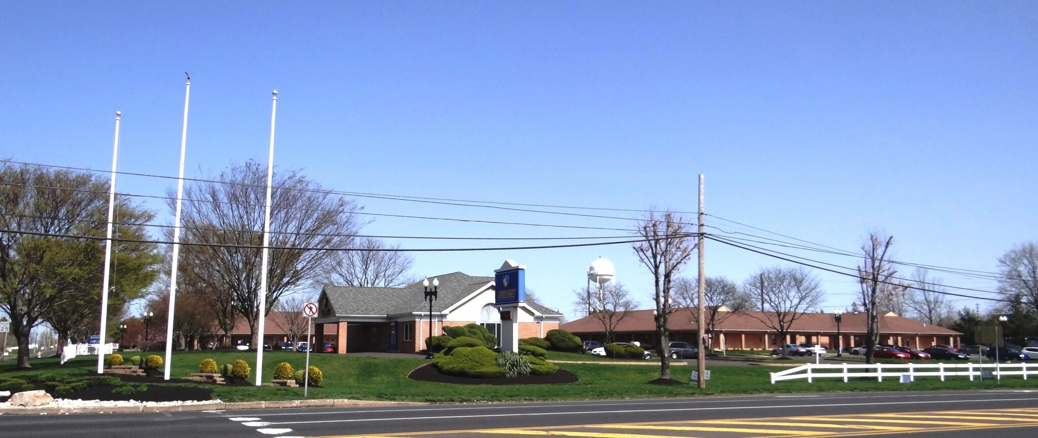 607 Louis Dr, Warminster, PA à vendre Photo du bâtiment- Image 1 de 1