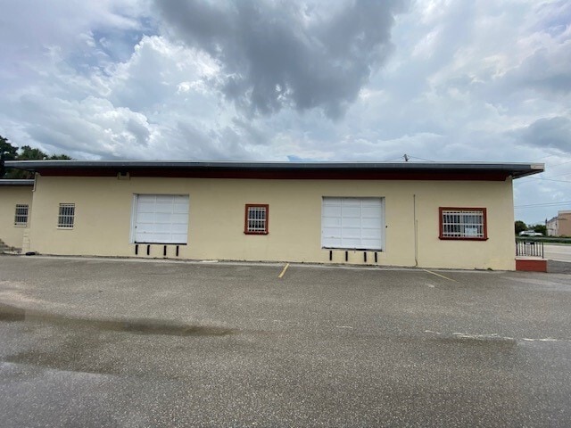 23160 Harbor View Rd, Port Charlotte, FL for lease - Building Photo - Image 2 of 17