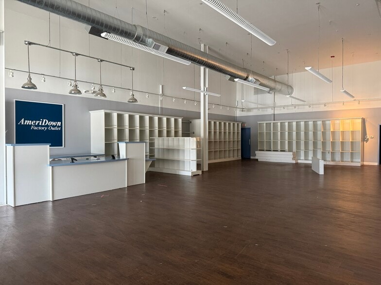 283 US Route 1, Kittery, ME for lease - Building Photo - Image 3 of 5