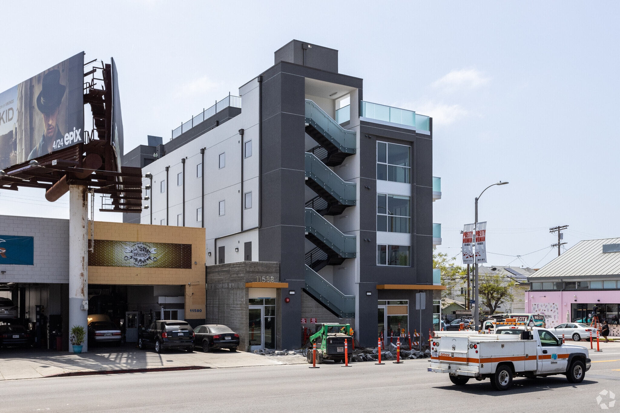 11588-11590 W Pico Blvd, Los Angeles, CA à louer Photo du bâtiment- Image 1 de 15