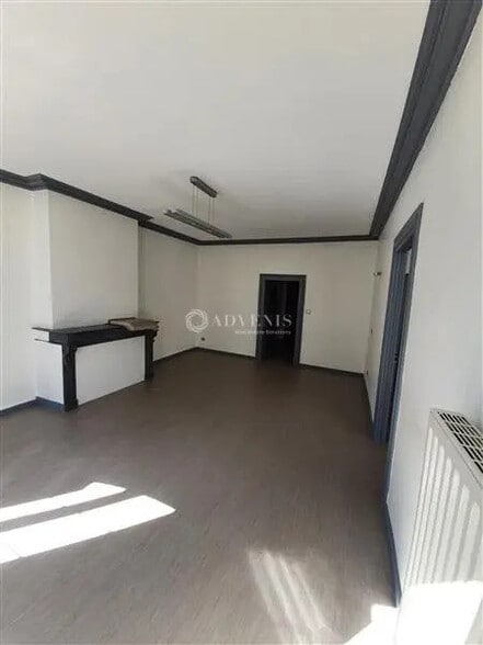 Office in Nancy for lease - Interior Photo - Image 3 of 5