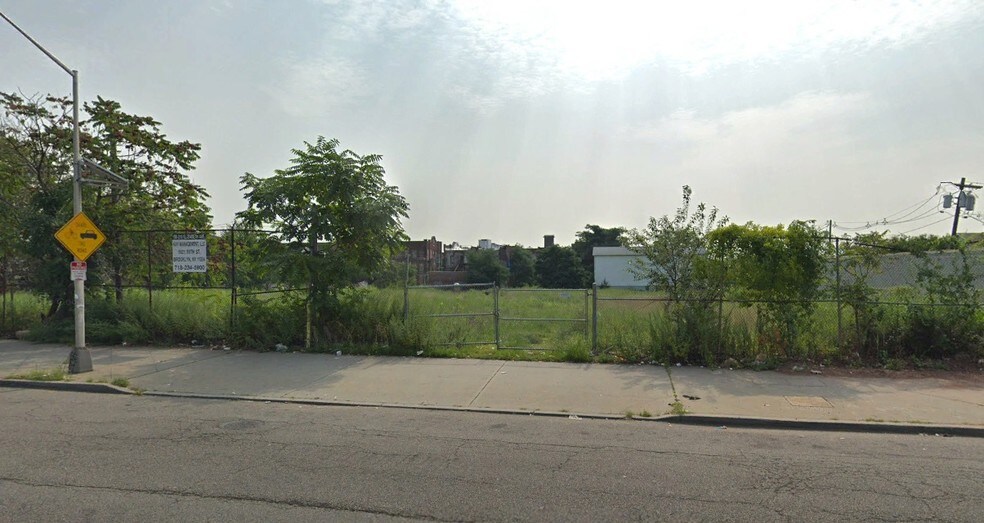 210 Elizabeth Ave, Newark, NJ à louer - Photo du bâtiment - Image 2 de 7