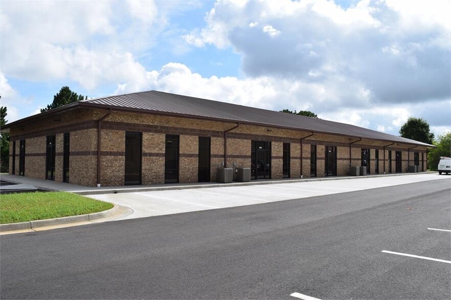 104 Whiting Way, Warner Robins, GA à louer - Photo du bâtiment - Image 1 de 4