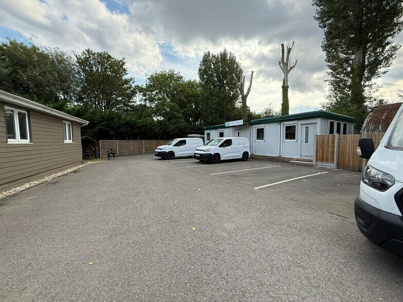 Dutton Lane, Eastleigh à louer - Photo du bâtiment - Image 2 de 6