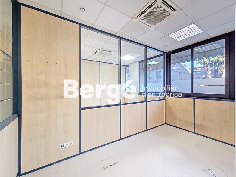 Office in Cannes for sale - Interior Photo - Image 3 of 16